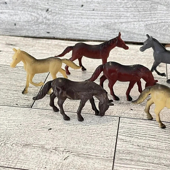 VTG Lot Of 8 Miniature Horse Figurines China Mixed Colors Poses Plastic Lot #2 - Picture 2 of 12